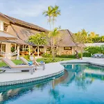 Villa Manhattan - Luxurious 4 Bdr Villa, Huge Pool