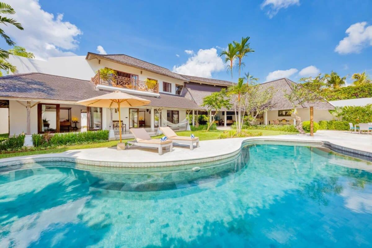 Villa Manhattan - Luxurious 4 Bdr Villa, Huge Pool