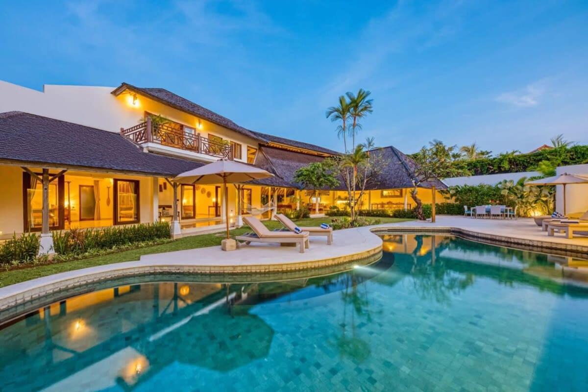 Villa Manhattan - Luxurious 4 Bdr Villa, Huge Pool Seminyak (Bali)