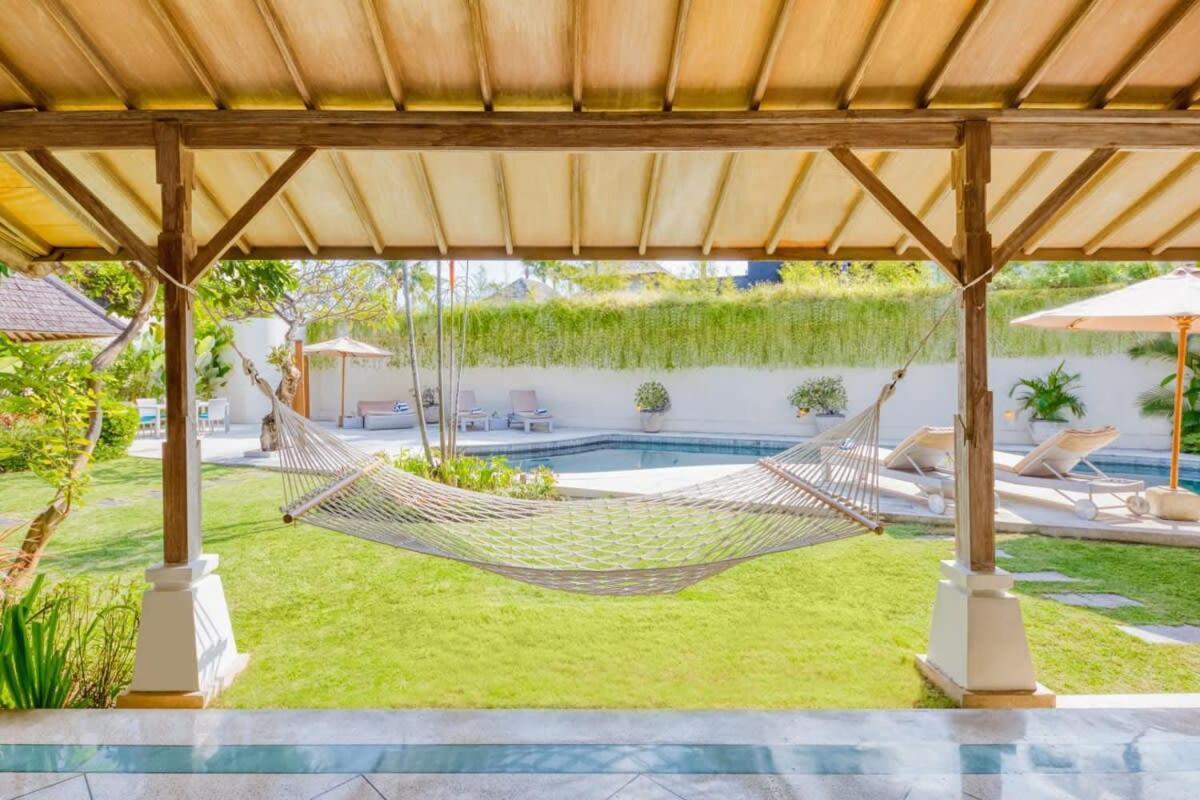 Manhattan - Luxurious 4 Bdr Villa, Huge Pool