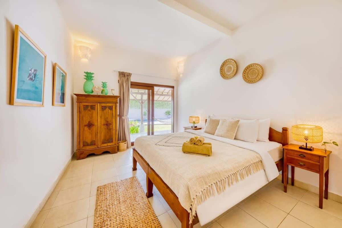 Manhattan - Luxurious 4 Bdr Villa, Huge Pool *