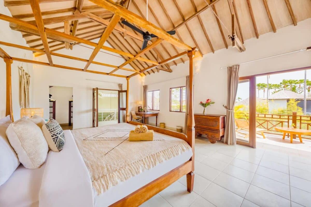 Manhattan - Luxurious 4 Bdr Villa, Huge Pool * Seminyak (Bali)