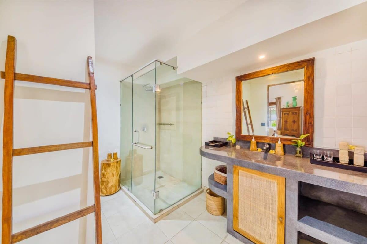 Manhattan - Luxurious 4 Bdr Villa, Huge Pool * Seminyak (Bali)