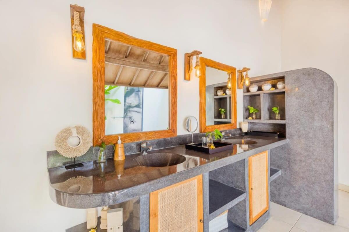Manhattan - Luxurious 4 Bdr Villa, Huge Pool