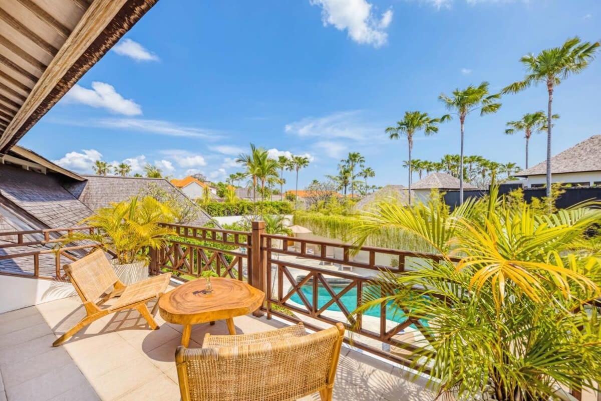 Manhattan - Luxurious 4 Bdr Villa, Huge Pool
