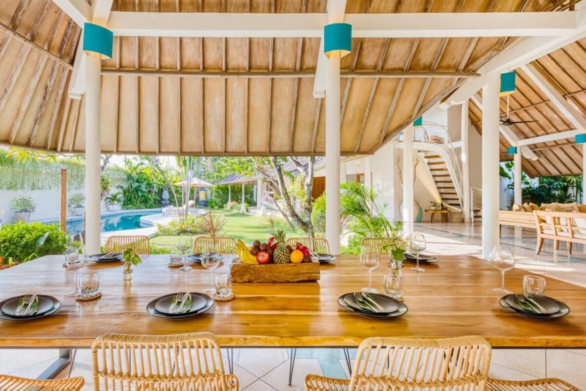 Manhattan - Luxurious 4 Bdr Villa, Huge Pool Villa *